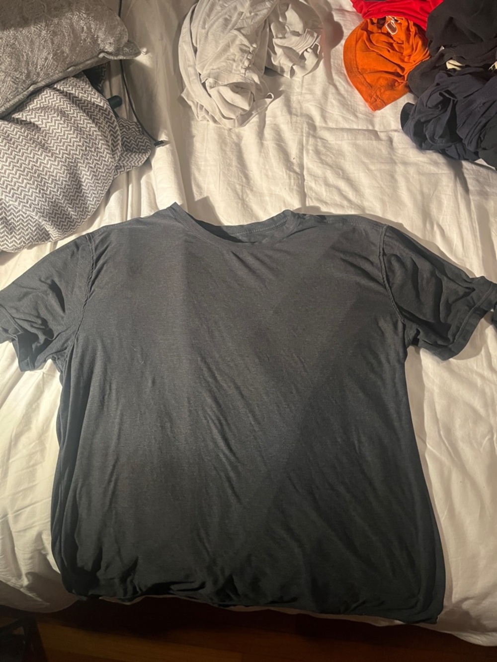Vuori Men's Short Sleeve Tee - Dark Charcoal Gray